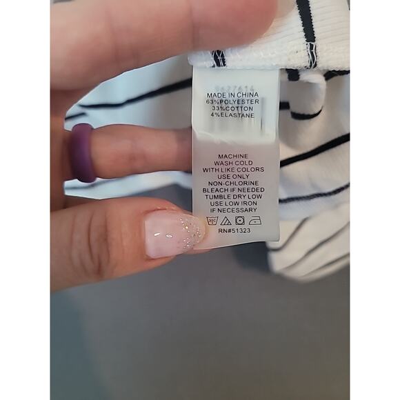 Vince Camuto White Black Striped Cold Shoulder Blouse Petite Large EUC - Picture 6 of 8